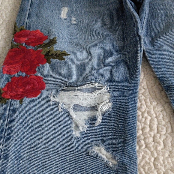 NWT Levi's 501 W24 L26 Taper Cropped Jean - Picture 14 of 17